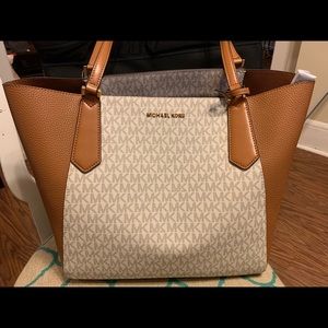 Michael Kors Kimberly Large Tote Brown Vanilla Bag